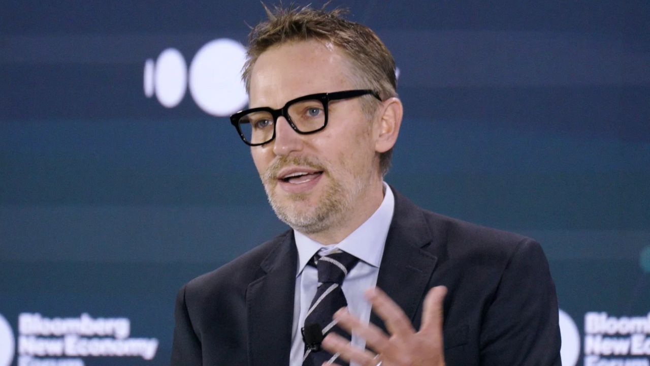 LinkedIn CEO Ryan Roslansky: AI Will Disrupt Jobs, But Those Who Reskill Will Lead